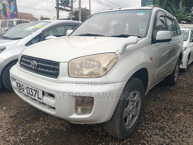Toyota RAV4 2004 White