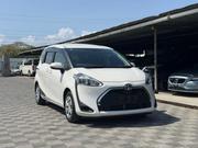 Toyota Sienta 2019 White for sale