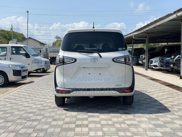 Toyota Sienta 2019 White