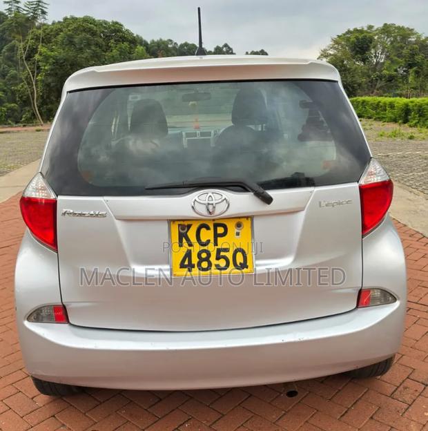Toyota Ractis 2012 Silver