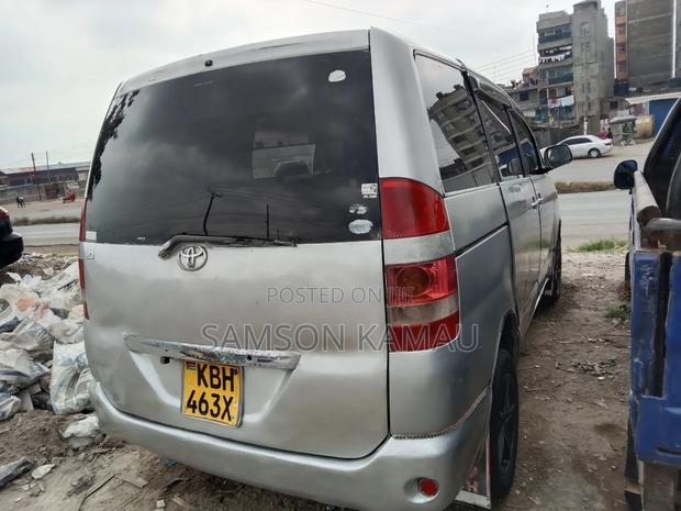 Toyota Noah 2006 Silver