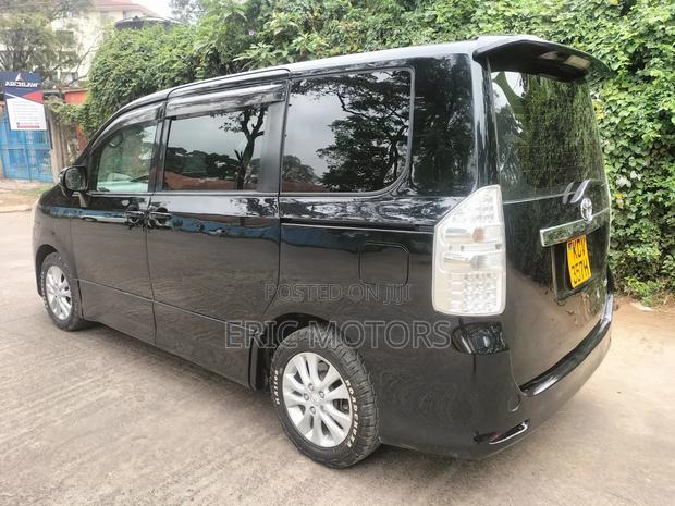 Toyota Voxy 2012 Black