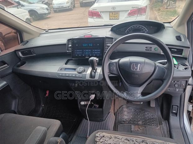 Honda Freed 2015 Silver