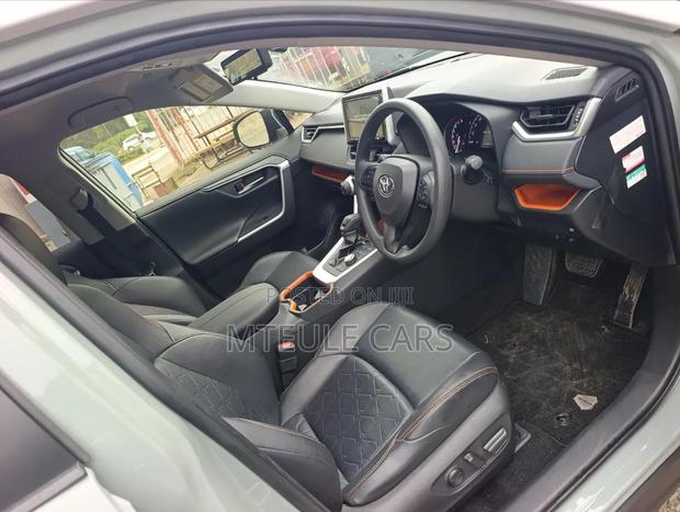 Toyota RAV4 2019 Beige