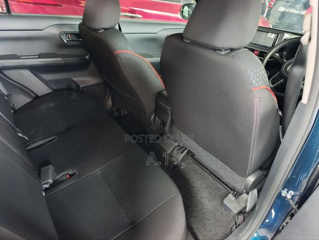 Daihatsu Rocky 2019 Blue