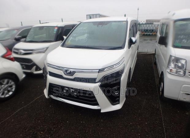 Toyota Voxy 2019 Pearl