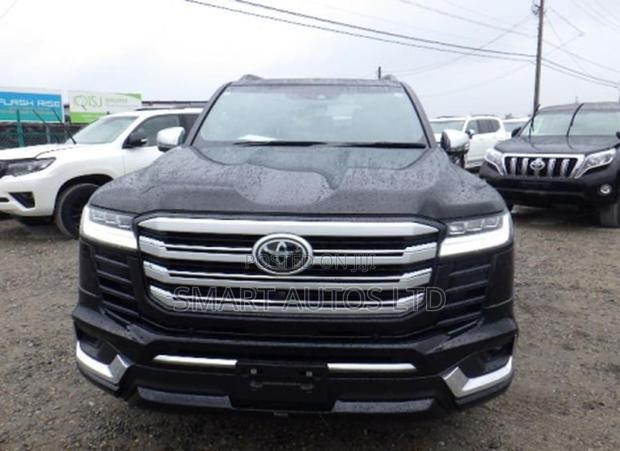 Toyota Land Cruiser LC300 2023 Matt Black