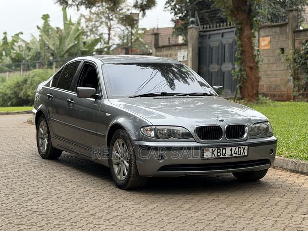 BMW 320i 2004 Gray