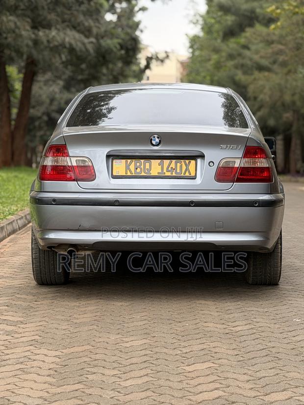 BMW 320i 2004 Gray