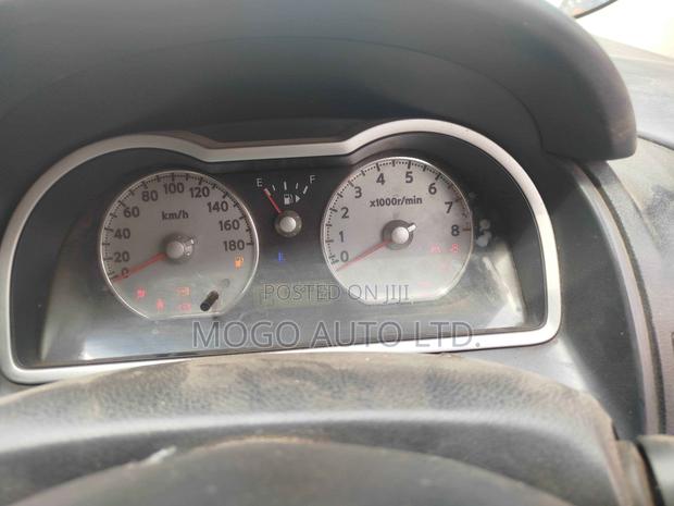 Nissan Wingroad 2006 Silver