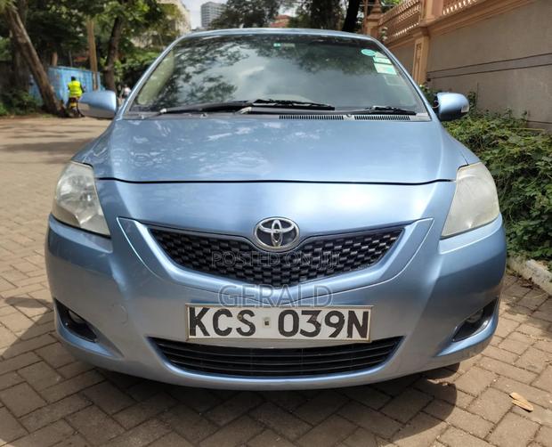 Toyota Belta 2011 Blue