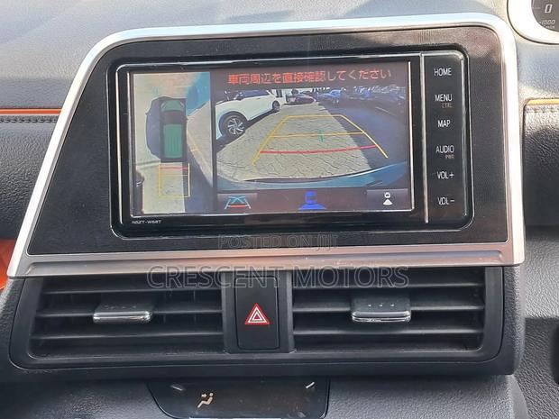 Toyota Sienta 2020 Blue
