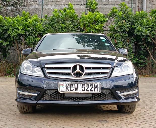 Mercedes-Benz C200 2012 Black
