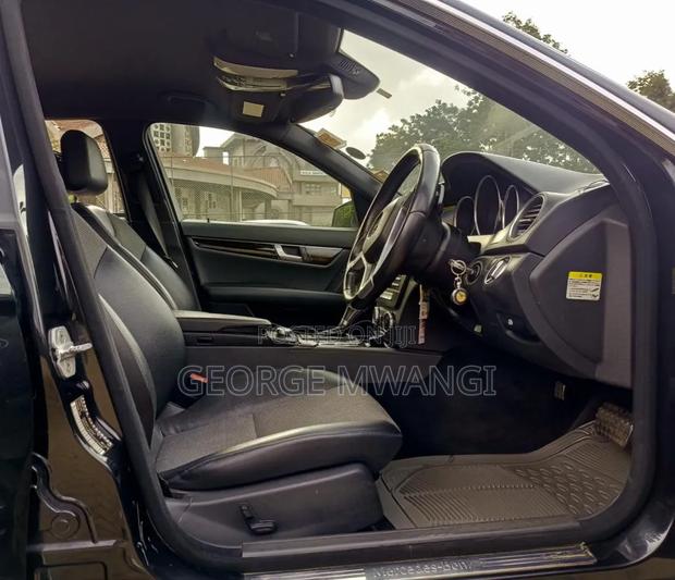 Mercedes-Benz C200 2012 Black
