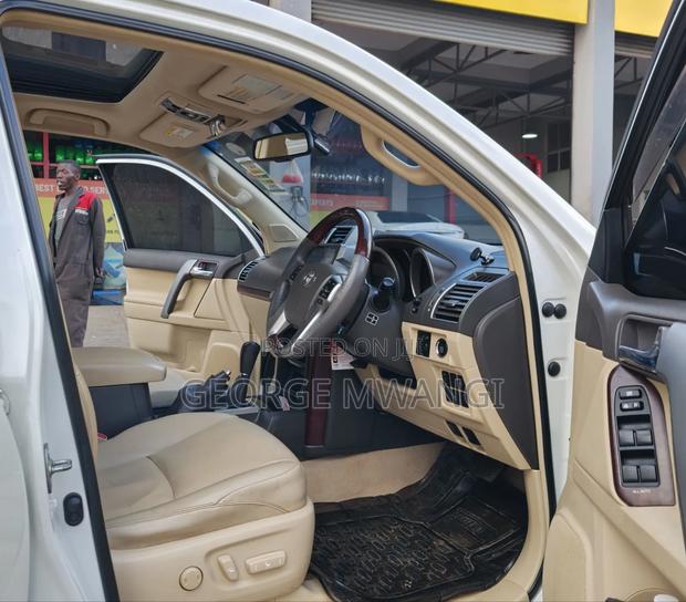 Toyota Land Cruiser Prado 2016 White