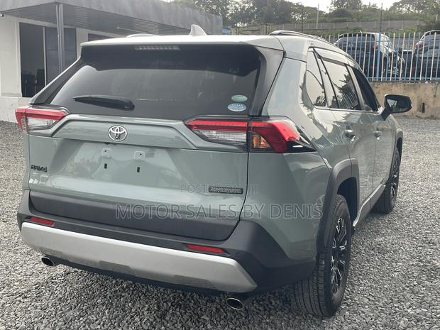 Toyota RAV4 Adventure 2019 Green