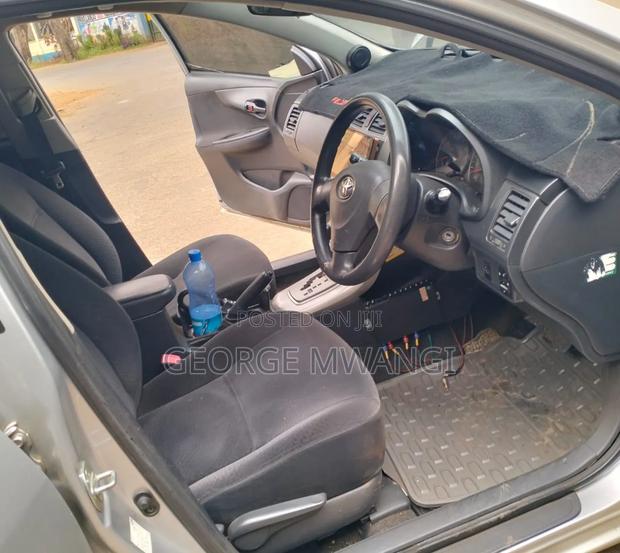 Toyota Corolla Fielder 2010 Silver