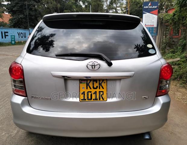 Toyota Corolla Fielder 2010 Silver