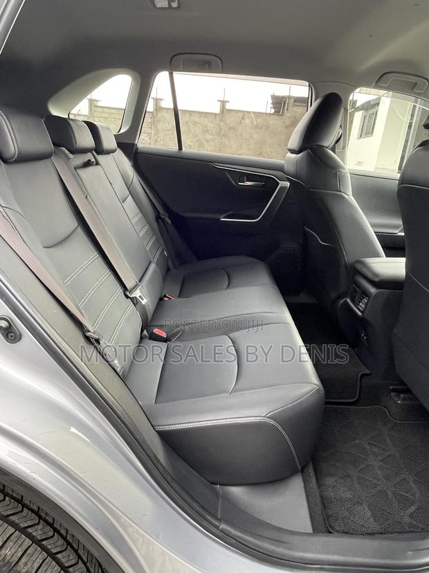 Toyota RAV4 2019 Silver