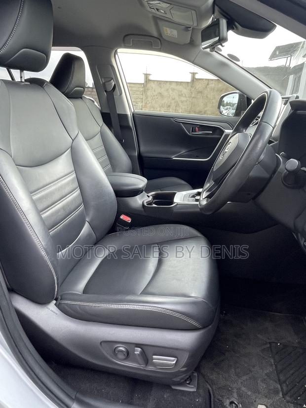 Toyota RAV4 2019 Silver