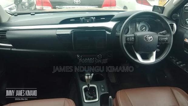 Toyota Hilux 2020 Black