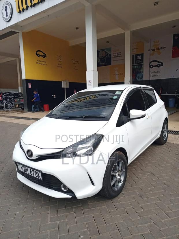 Toyota Vitz 2016 White