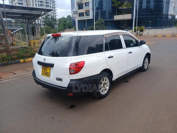 Nissan Advan 2006 White