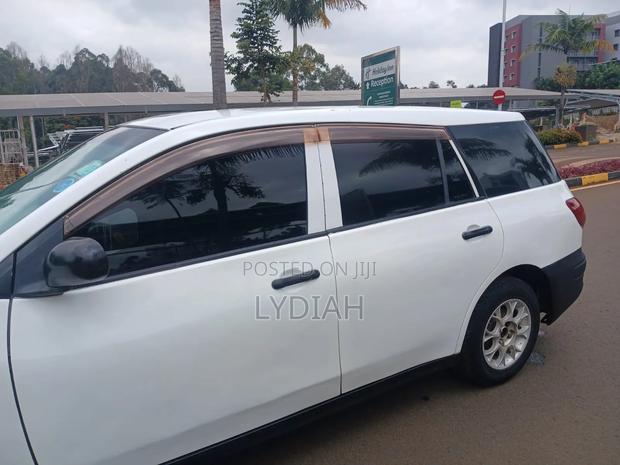 Nissan Advan 2006 White