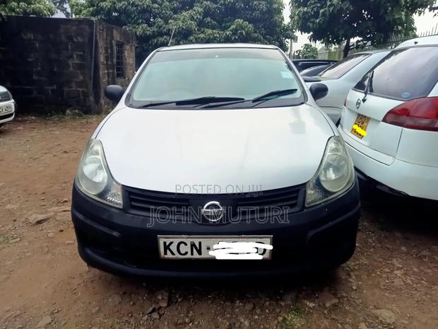 Nissan Advan 2010 Silver