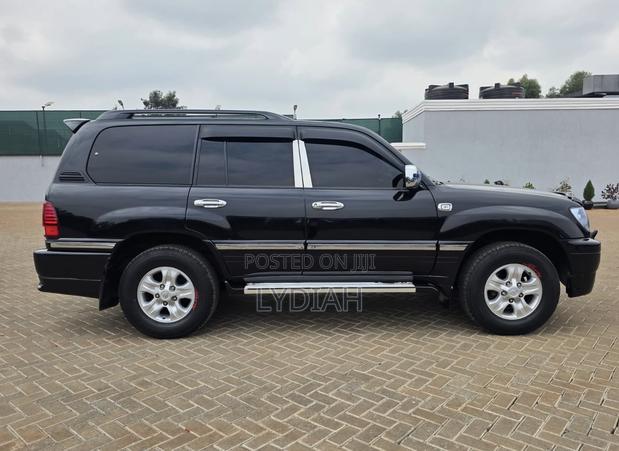 Toyota Land Cruiser Cygnus 4.7 2007 Black