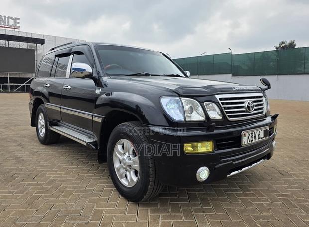 Toyota Land Cruiser Cygnus 4.7 2007 Black