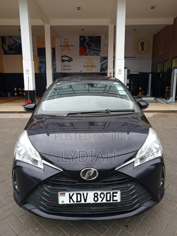 Toyota Vitz 2018 Black