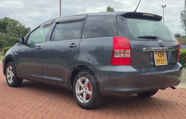 Toyota Wish 2004 Gray