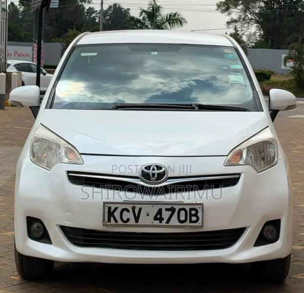 Toyota Ractis 2012 Pearl