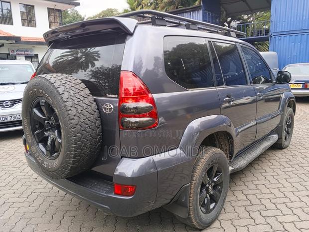 Toyota Land Cruiser Prado 3.0 D-4D 5dr 2005 Gray