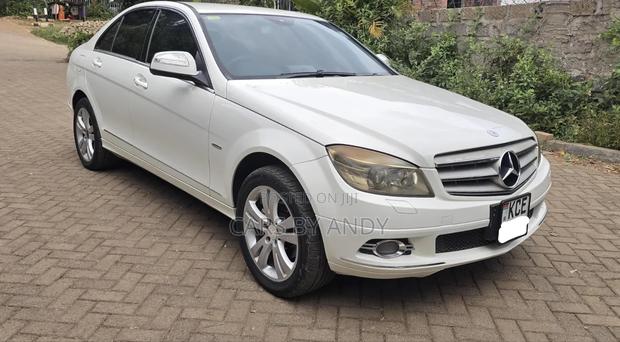 Mercedes-Benz C200 2009 White