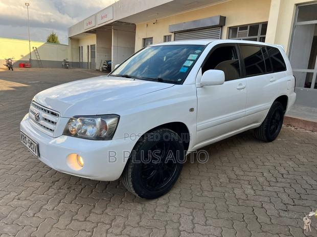 Toyota Kluger 2005 White