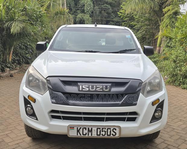 Isuzu D-MAX 2016 White