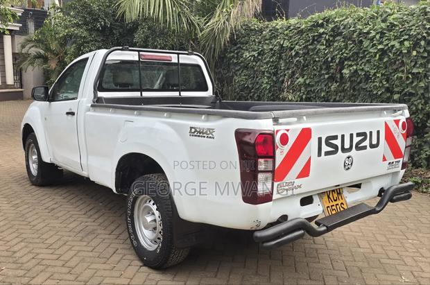 Isuzu D-MAX 2016 White