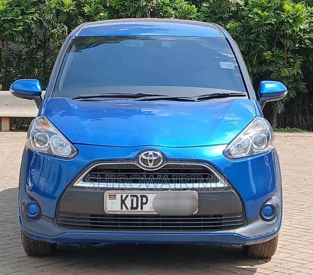 Toyota Sienta 2016 Blue