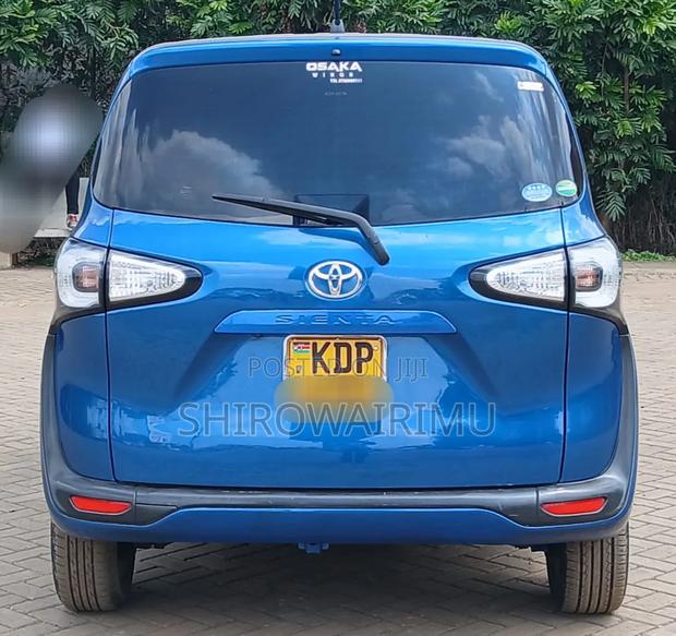 Toyota Sienta 2016 Blue