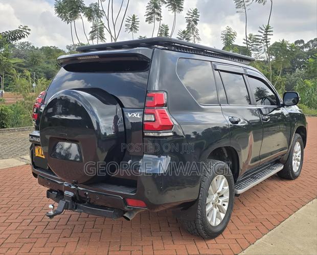 Toyota Land Cruiser Prado 2010 Black