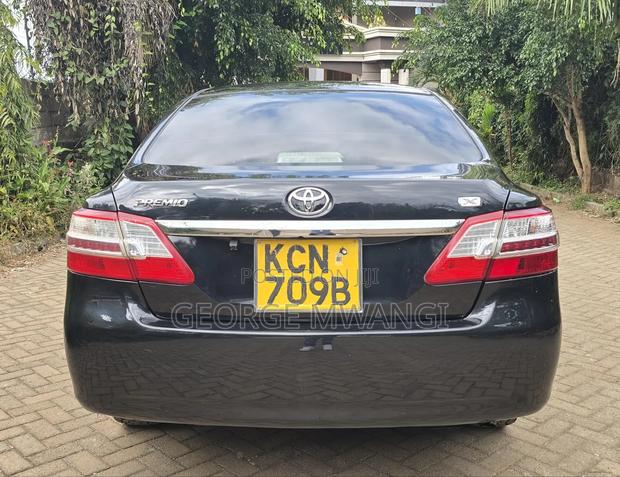 Toyota Premio 2011 Black