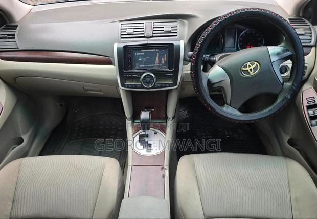 Toyota Premio 2011 Black