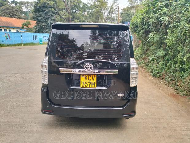 Toyota Voxy 2012 Black