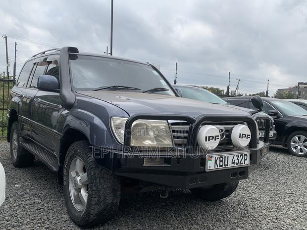 Toyota Land Cruiser 2004 Blue