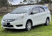 Honda Fit Shuttle 1.3 Hybrid 2WD 2013 White for sale