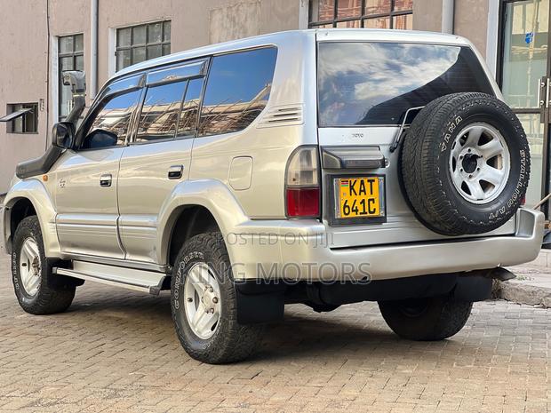 Toyota Land Cruiser Prado 3.0 D-4D 5dr 2001 Silver