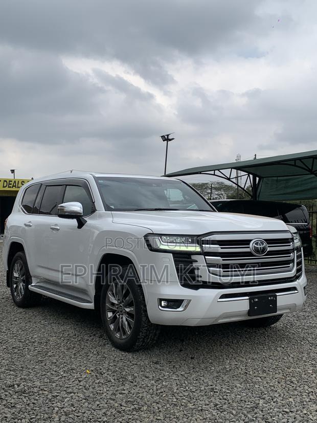 Toyota Land Cruiser 2022 White