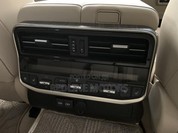 Toyota Land Cruiser LC300 2023 Ivory
